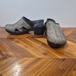 B.O.C. Born Lyza Gold Silver Tweed Canvas Clogs Mules Women's 9 Block Heel Boho